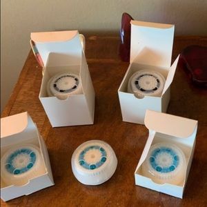 Clarisonic Pro facial spin brushes-4 normal and 3 deep pore. New